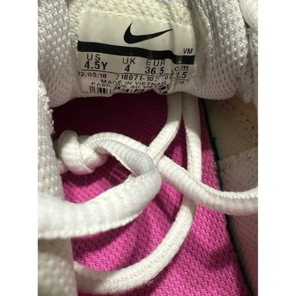 Nike‎ Air Size 4.5 Youth Pink And Teal Beautiful Nice Sneakers